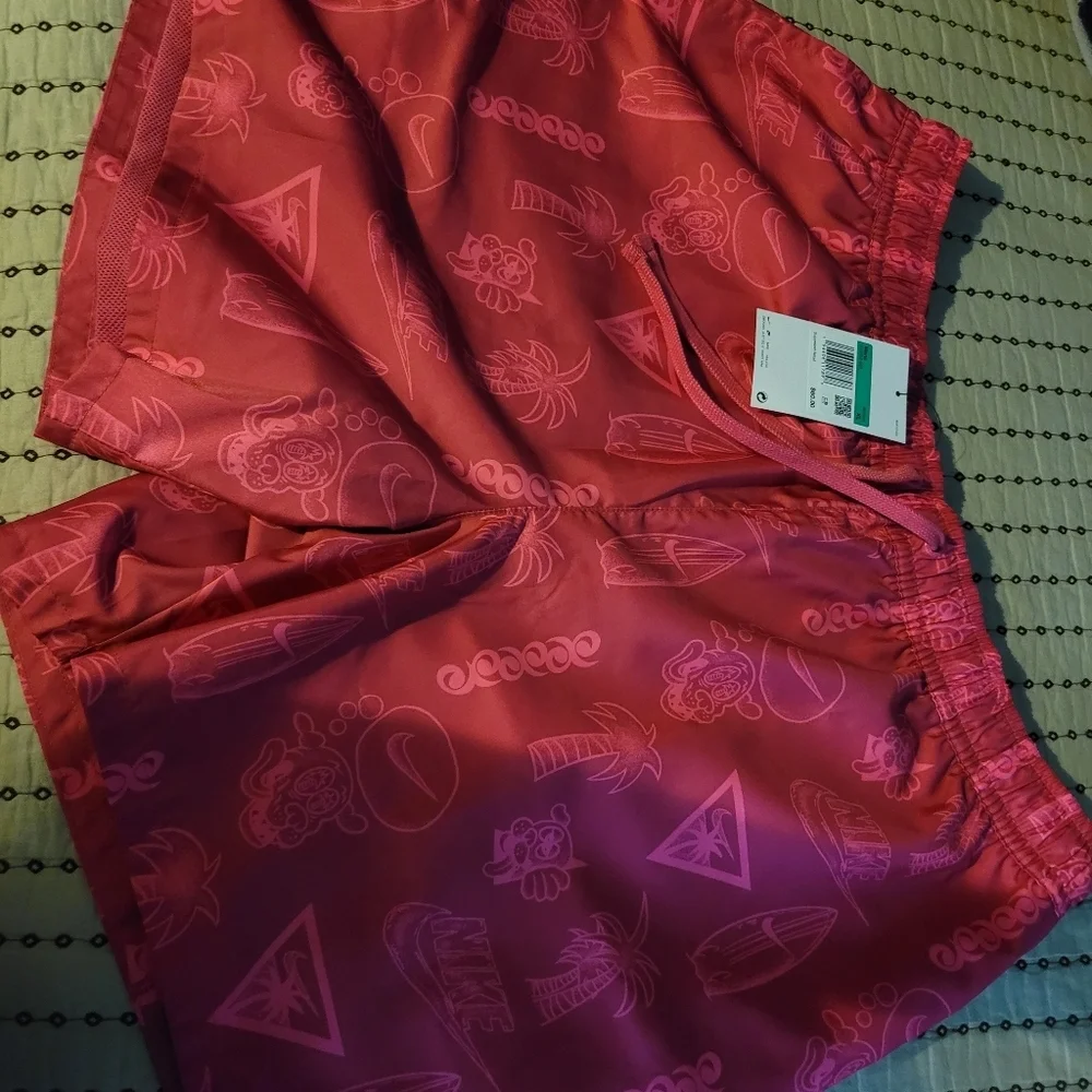 Nike Athletic Shorts – Lightweight, Breathable & Durable - Picture 3 of 3